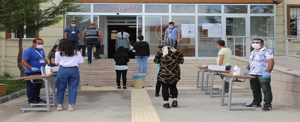 YKS ikinci oturum olan Alan Yeterlilik Testleri başladı