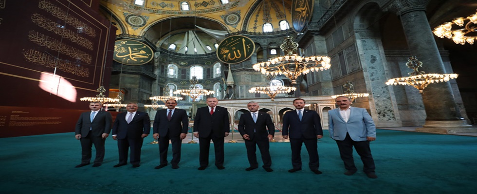 Cumhurbaşkanı Erdoğan, Cami-i Şerifi’nde incelemelerde bulundu