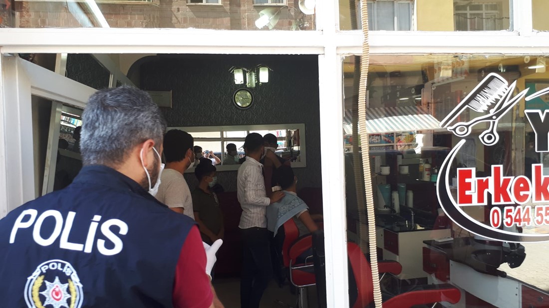 Kuralları İhlal Eden 197 Kişiye 1 Günde 178 bin 26 TL Ceza Kesildi