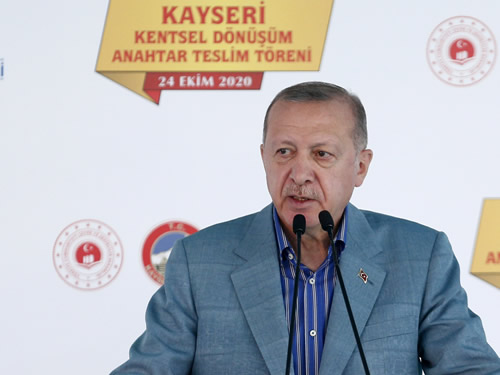 “KENTSEL DÖNÜŞÜM ÇALIŞMALARINDA ÇOK BÜYÜK MESAFE KATETTİK”