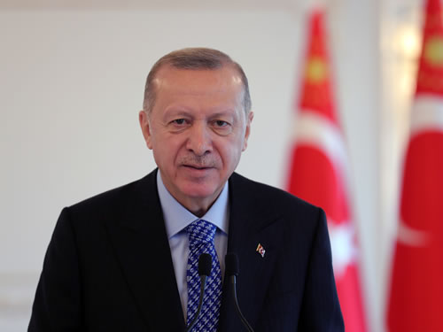 “Azerbaycanlı kardeşlerimizin mücadeleleri neticesinde bugün Karabağ semalarını hilal ve yıldız süslüyor”