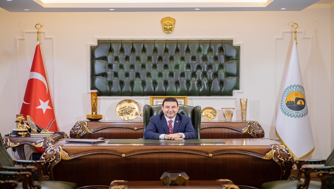 Harran Belediye Başkanı Mahmut Özyavuz, Miraç Kandili münasebetiyle bir mesaj yayımladı