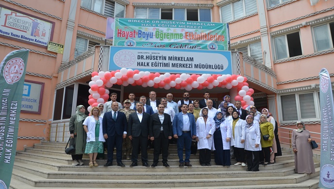 Birecik Halk Eğitimi Merkezi Hayat Boyu Öğrenme Haftası Sergisi Açıldı