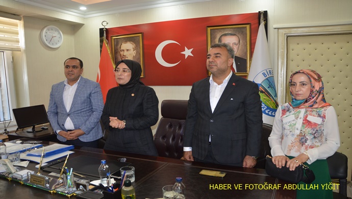 AK PARTİ ŞANLIURFA MİLLETVEKİLİ CEVAHİR ASUMAN YAZMACI `DAN BİRECİK BELEDİYE BAŞKANI MEHMET BEGİT`E ZİYARET
