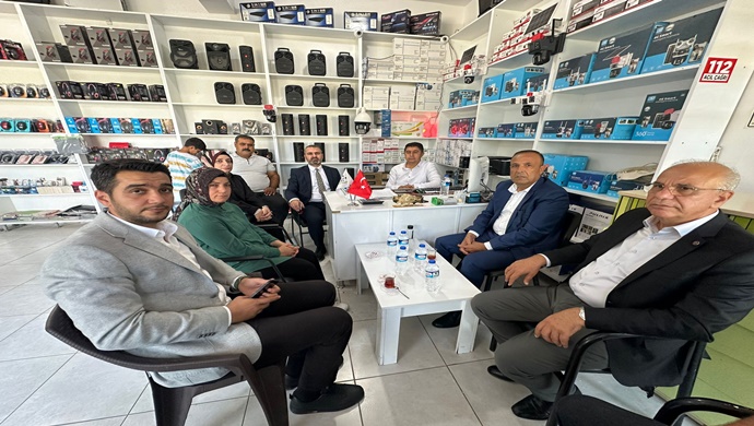 AK PARTİ HEYETİNDEN İŞ İNSANI ÖMER DEMİR `E HAYIRLI OLSUN ZİYARETİ