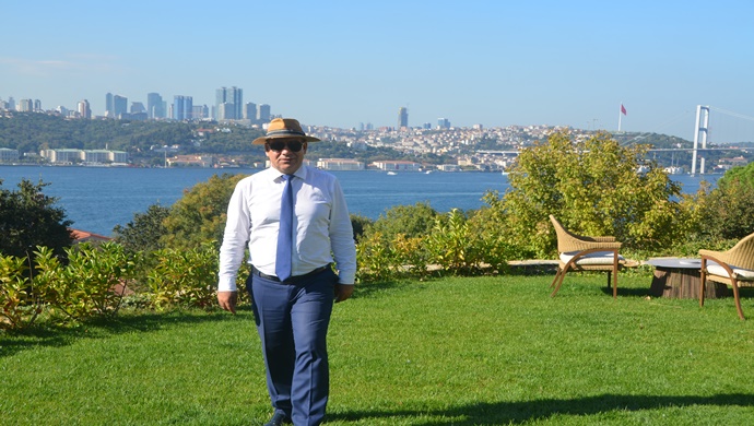 ULUSLAR ARASI TÜRK GAZETECİ KRAL GAZETECİ ABDULLAH YİĞİT `TEN 24 KASIM ÖĞRETMENLER GÜNÜ MESAJI