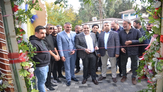 PAŞA NARGİLE VE CAFE YÜZLERÇE KİŞİNİN KATILIMI İLE AÇILIŞI YAPILDI